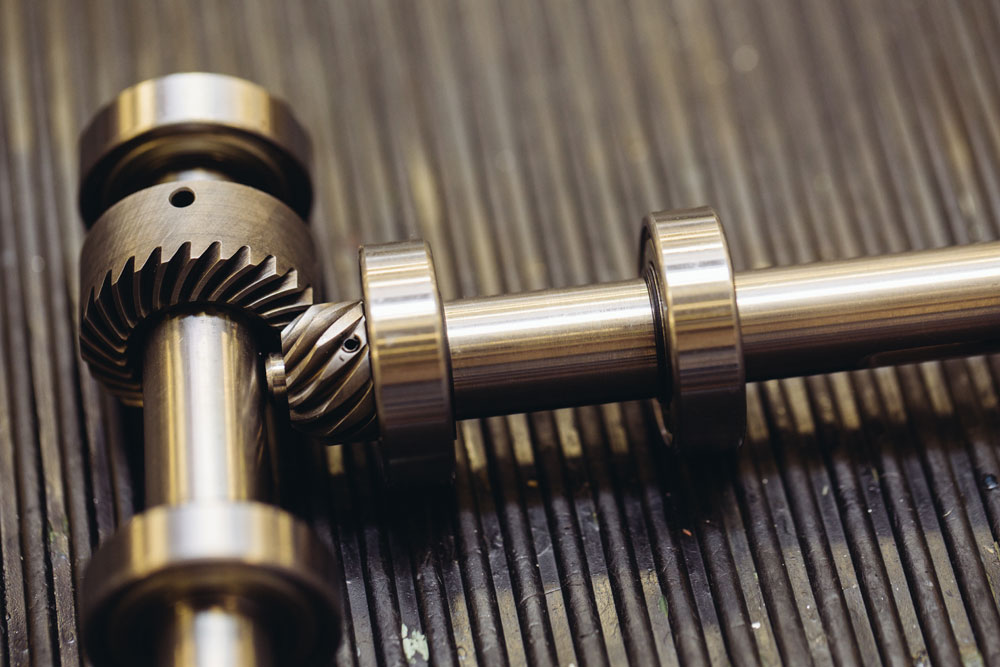 The Top 4 Advantages of Spiral Bevel Gears for Engineers - Lampin  Corporation